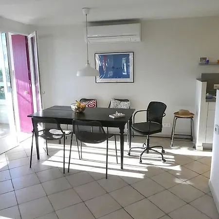 Stunning 3 Bed Villa, Sunny Terrace & Great Views Holiday home *