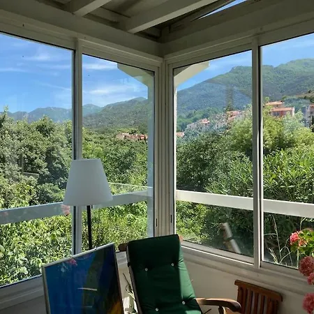 Stunning 3 Bed Villa, Sunny Terrace & Great Views Holiday home *